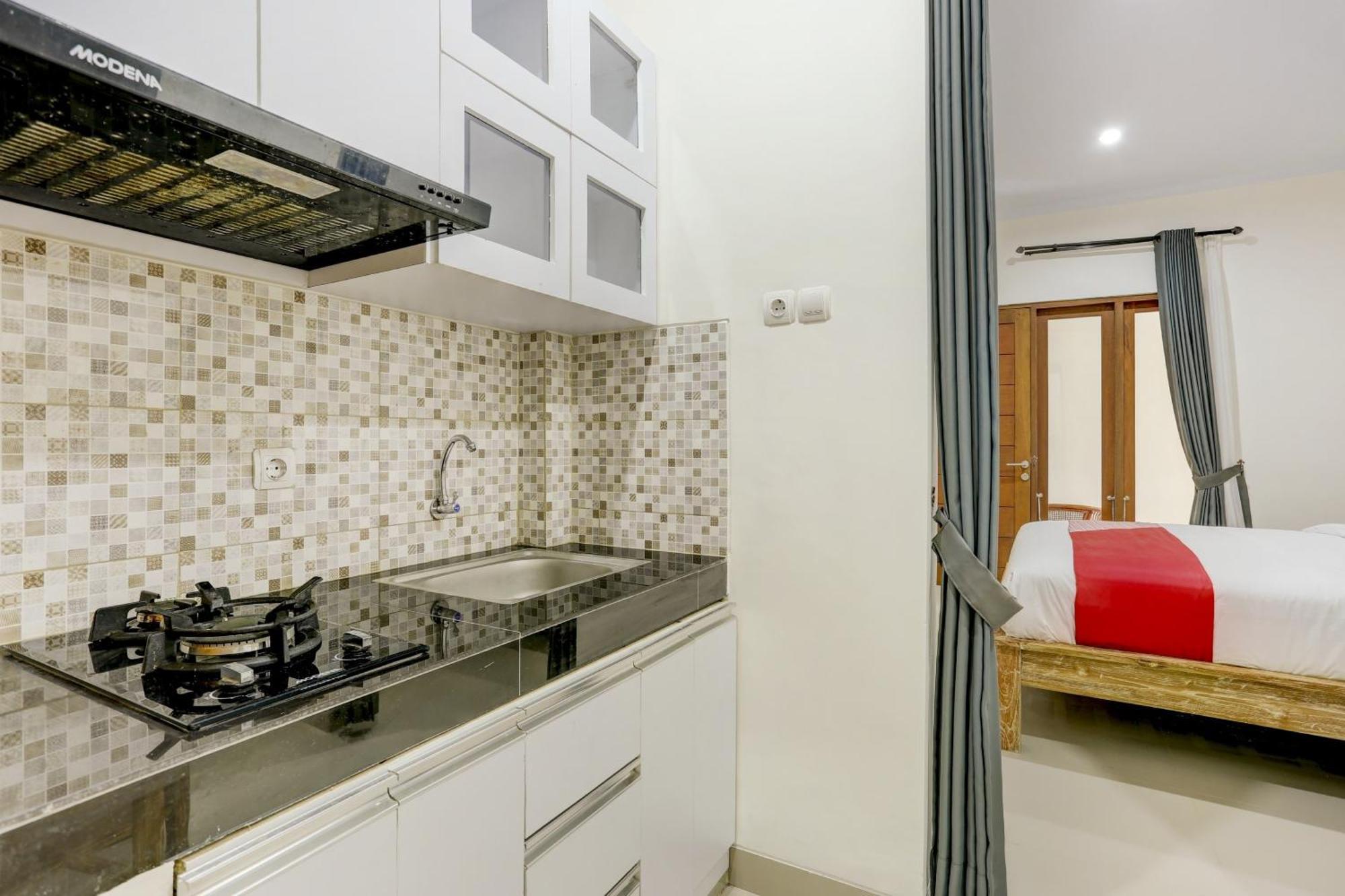 Oyo 90232 มาร์ช 67 สเตย์ Hotel Balian ภายนอก รูปภาพ